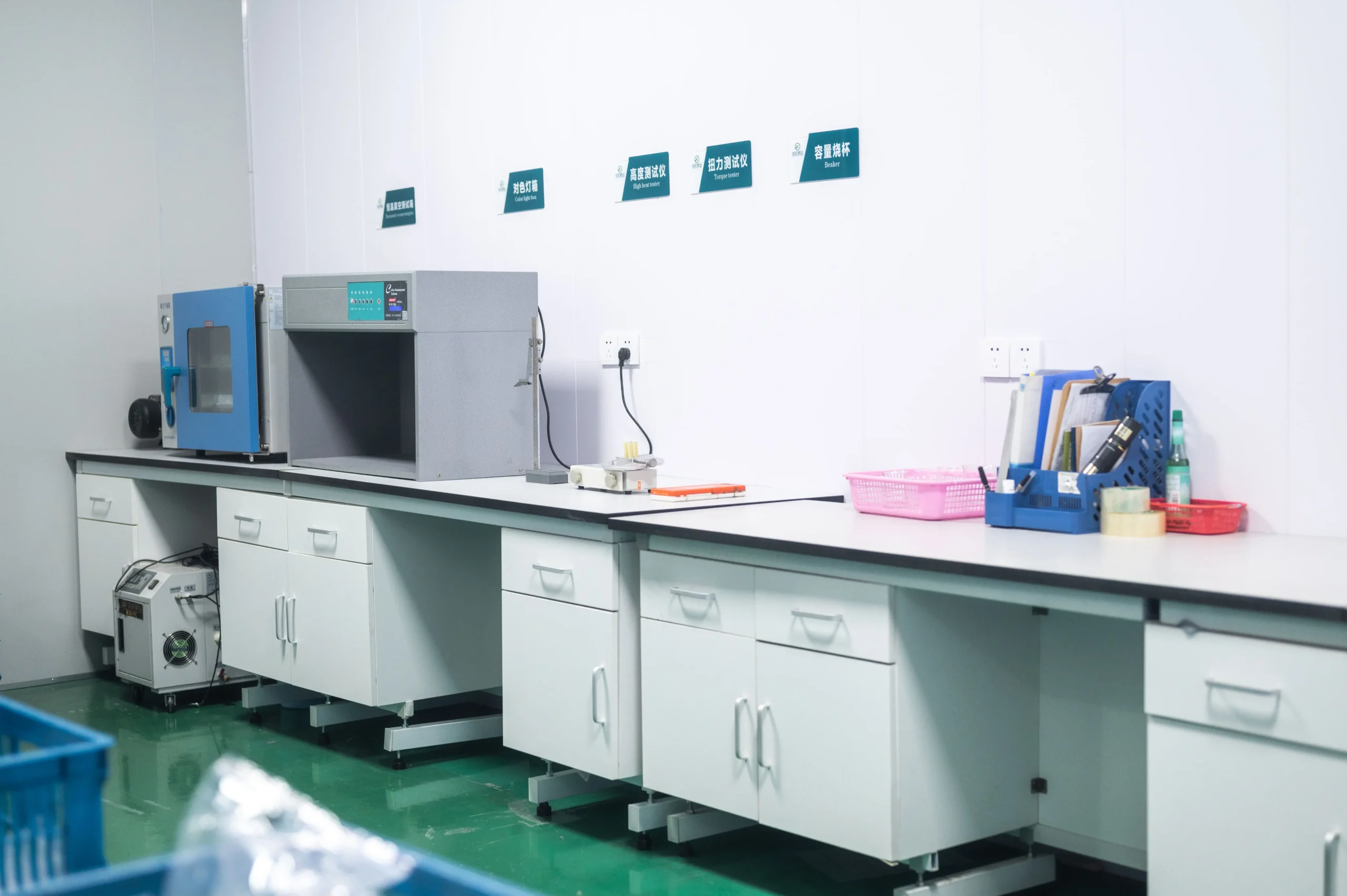 sunronpack 3,800 sqm modern bottle packaging manufacturing facility and quality control laboratory