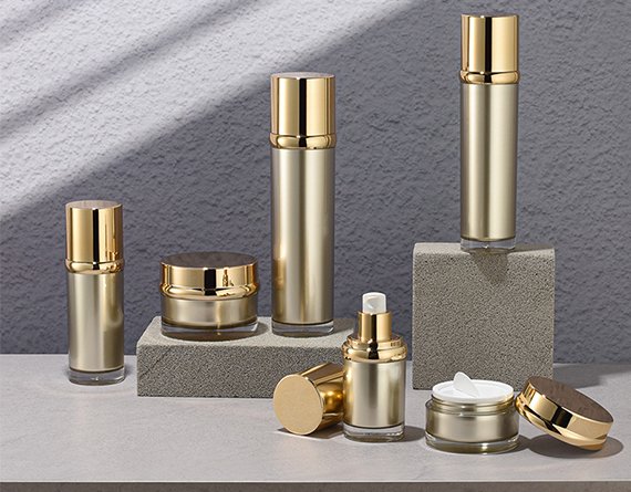 Portable travel skincare airless jar set