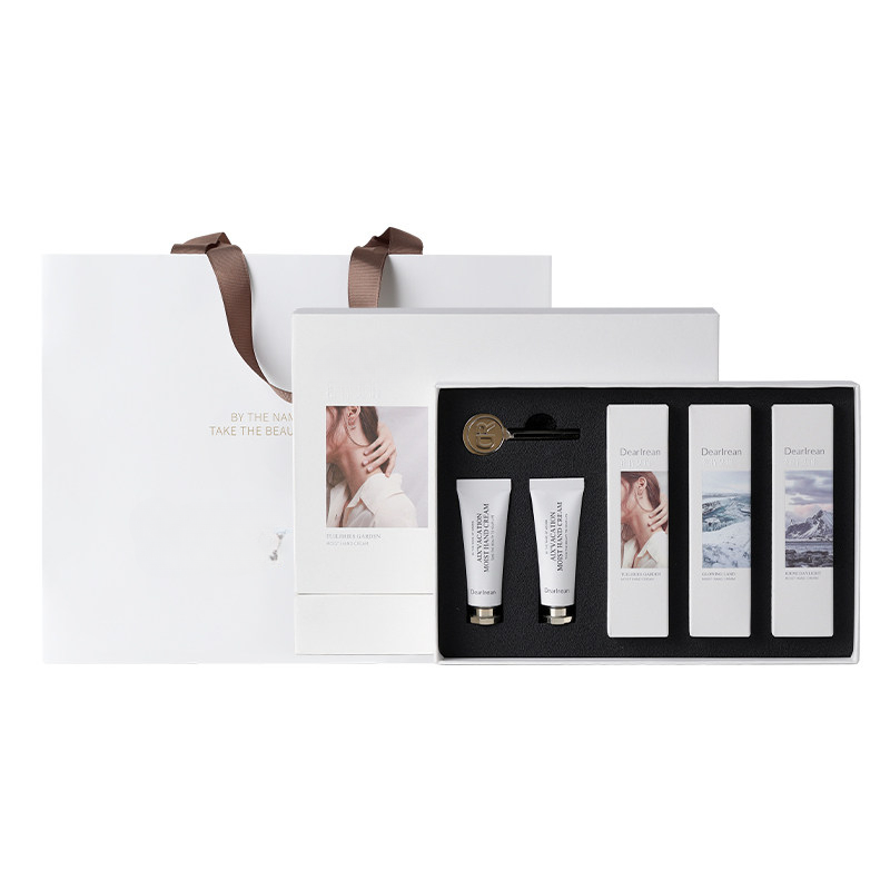 Luxury cosmetic packaging for gift sets