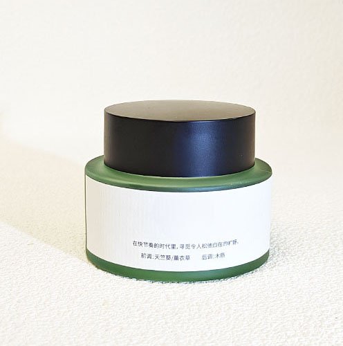 Precision labeling execution on plastic jars