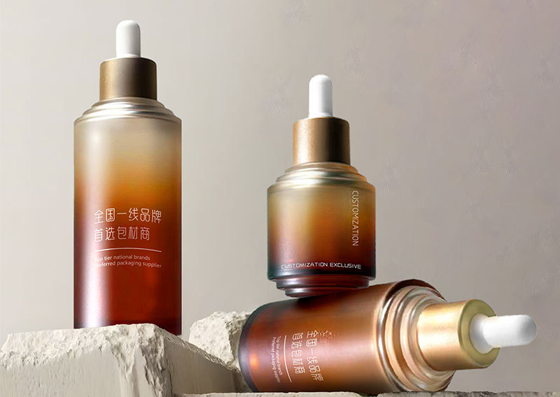 Salon-grade skincare dropper bottles for professional treatment