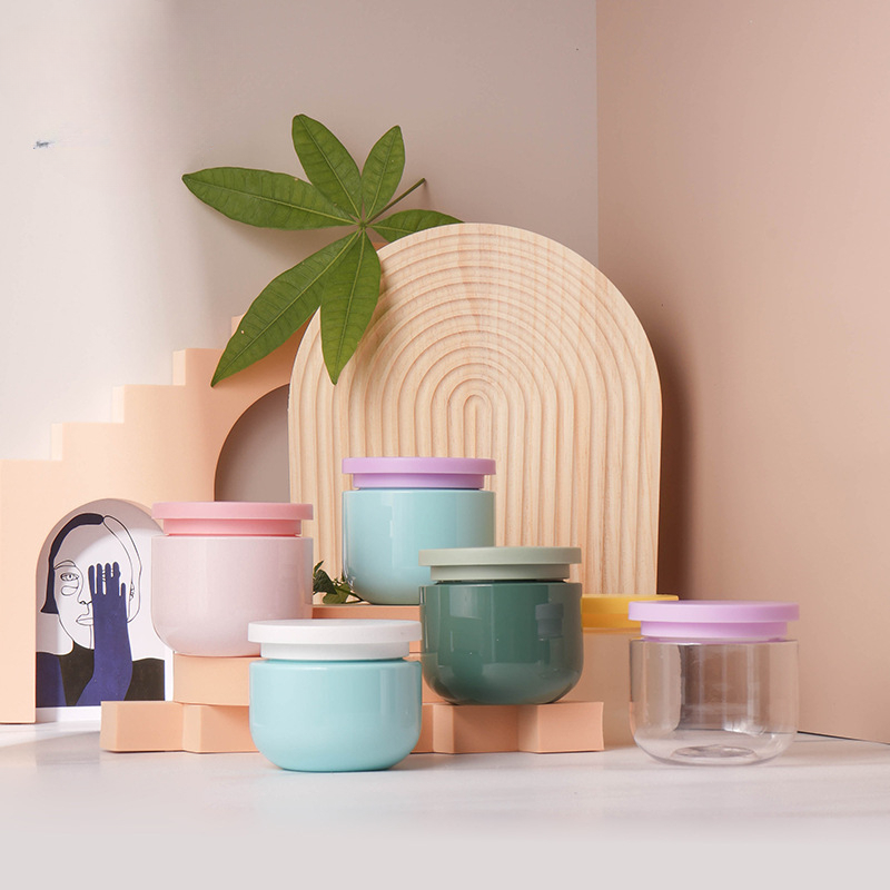 Round Plastic Cosmetic Jars