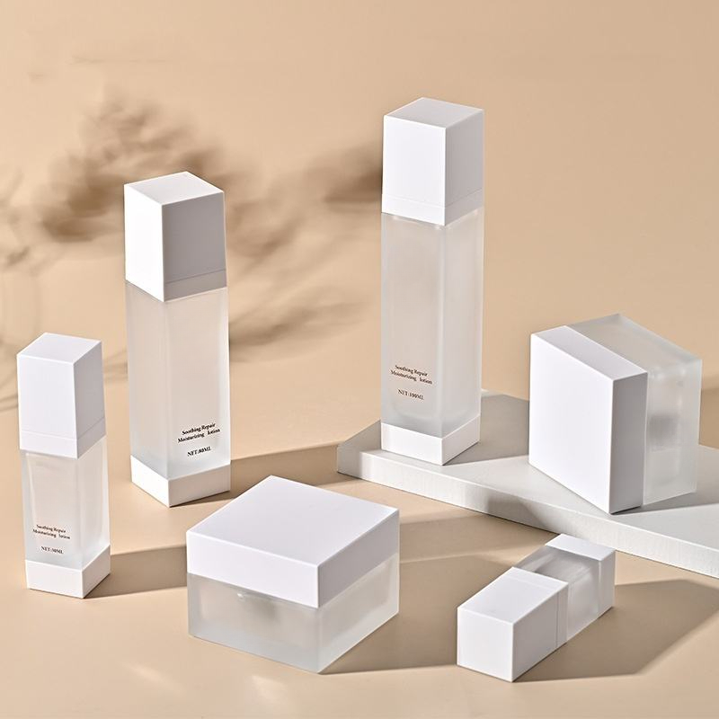 Minimal Glass Cosmetic Jar Guide for Eco Friendly Skincare
